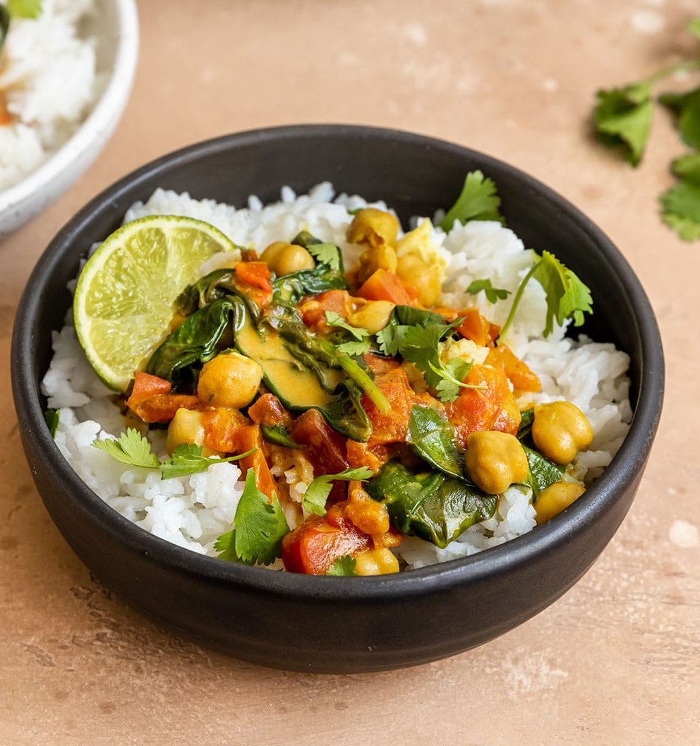 Chickpea Curry with Tomatoes and Spinach