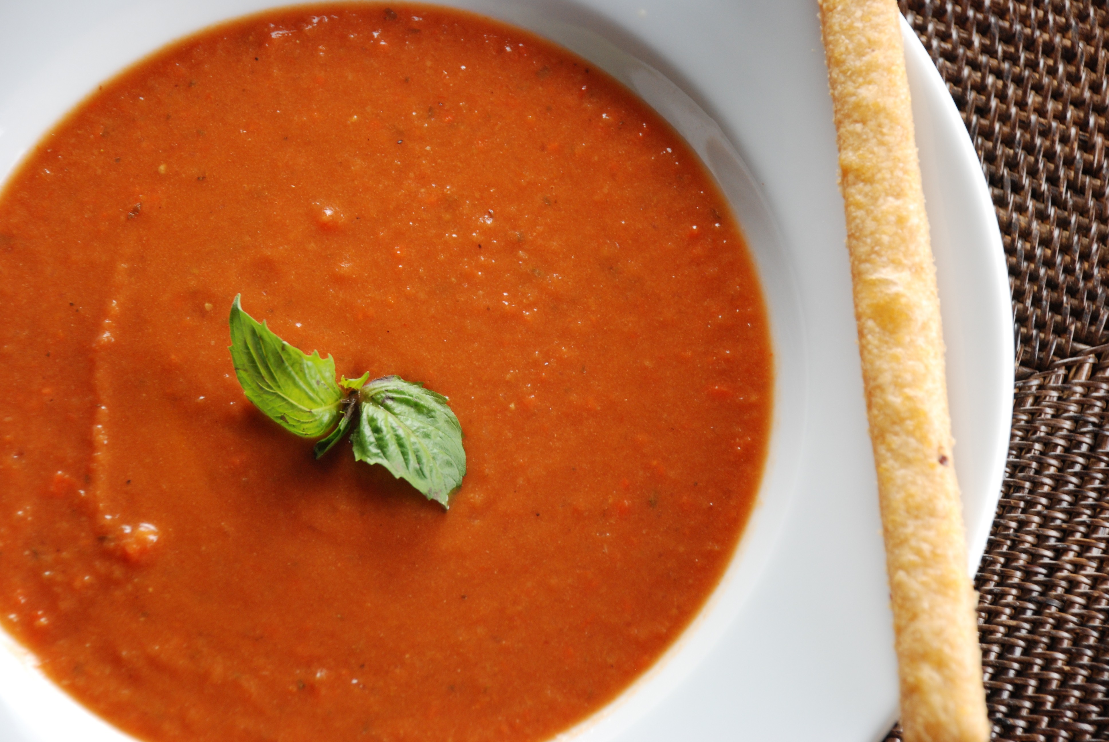 Kreminė pomidorų sriuba su mėtomis