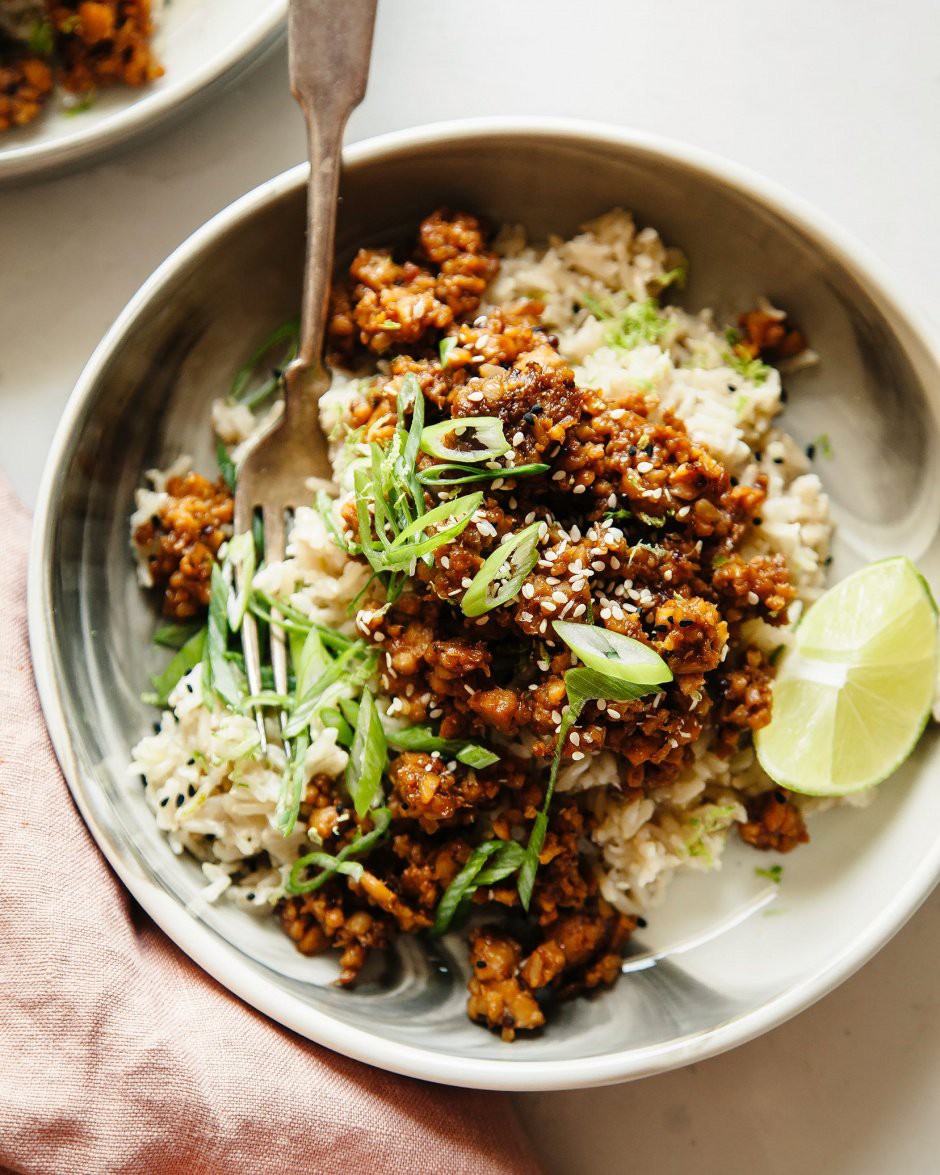 Sojų pupelių tempe (tempeh) su kokosiniais ryžiais